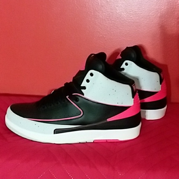 Sneakers - Picture 4 of 5